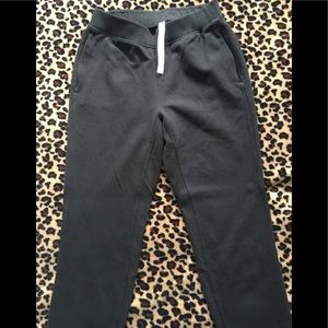 Lululemon NWOT size 6